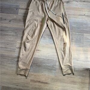 Vuori Men’s Sunday pants - Size M